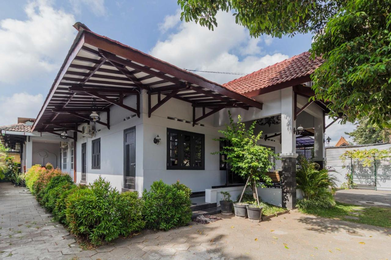 Ndalem Sarengat Apartamento Jogjacarta Exterior foto