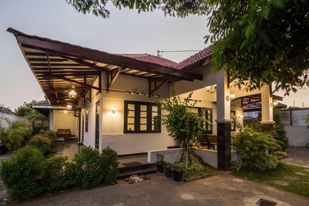 Ndalem Sarengat Apartamento Jogjacarta Exterior foto