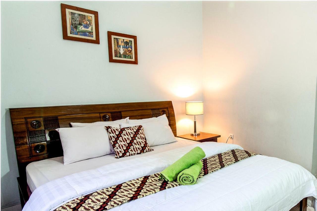 Ndalem Sarengat Apartamento Jogjacarta Exterior foto